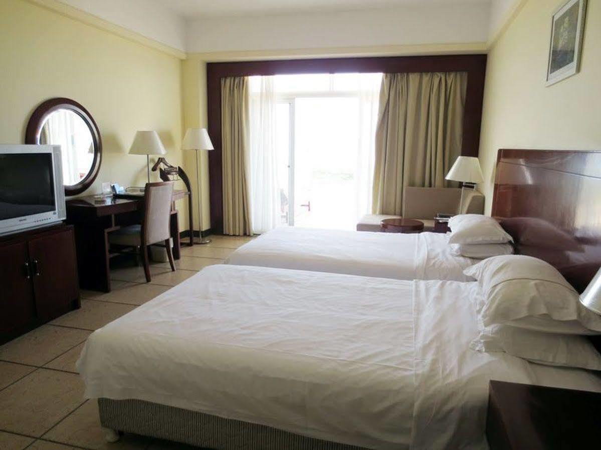 Linda Seaview Hotel Szanja Kültér fotó